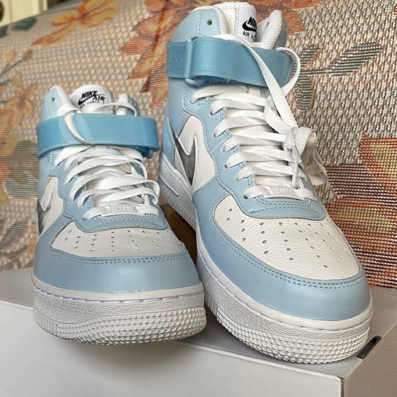 Nike WMNS Air Force 1 Mid CASTOM NIKE
BY CIERRA
WMNS sneakers - Platforms - Picture 7 of 16